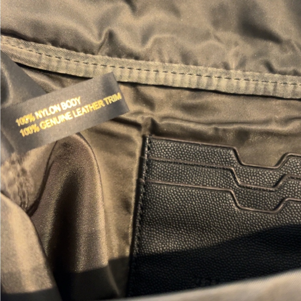 Uri Minkoff Fanny Pack Bag with Black Strap. - Picture 7 of 8